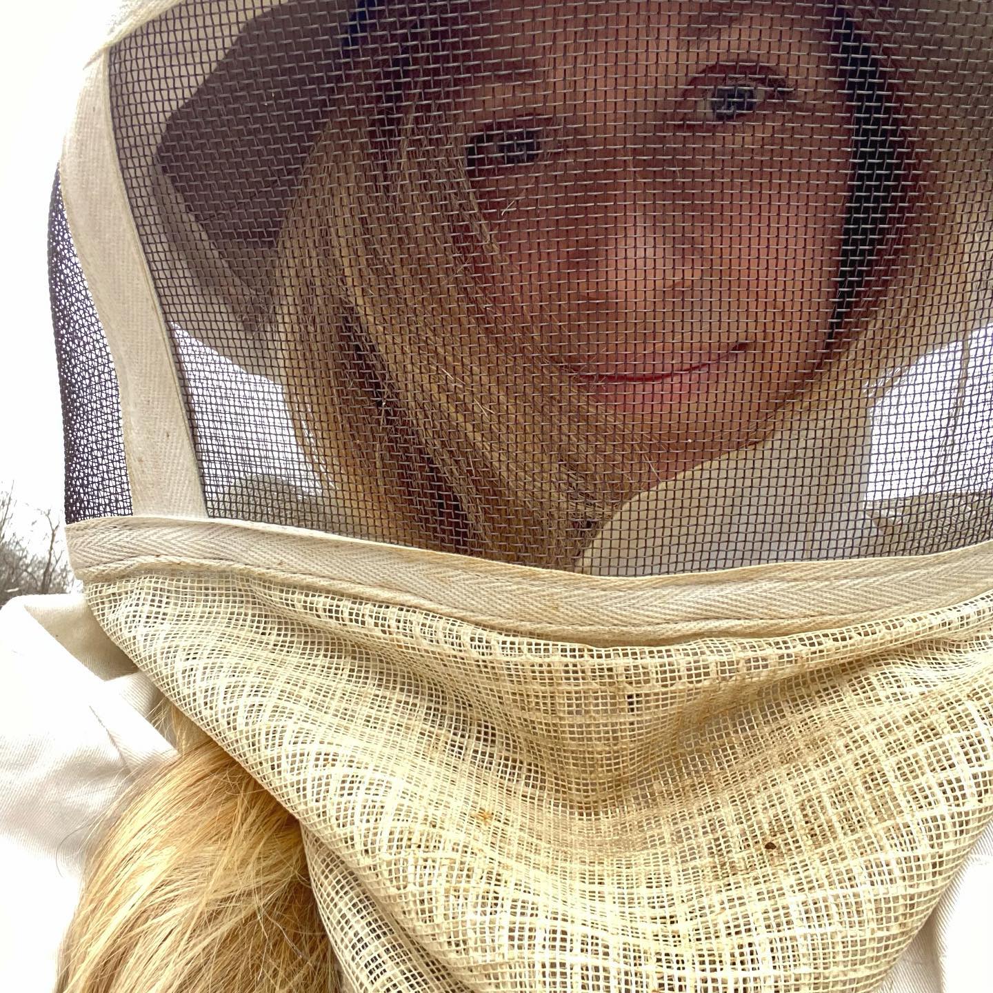 Goodbye, 2021… I hope you’re not the last Dec 31 that I spend beekeeping. Anyone else enjoying the uncharacteristic weather? Or are you discerning your resolutions, words, or saints for 2022? My plans: finish checking these bees and kiss my honey bear at midnight. 😘 #nye  #beekeeping #wordslikehoney